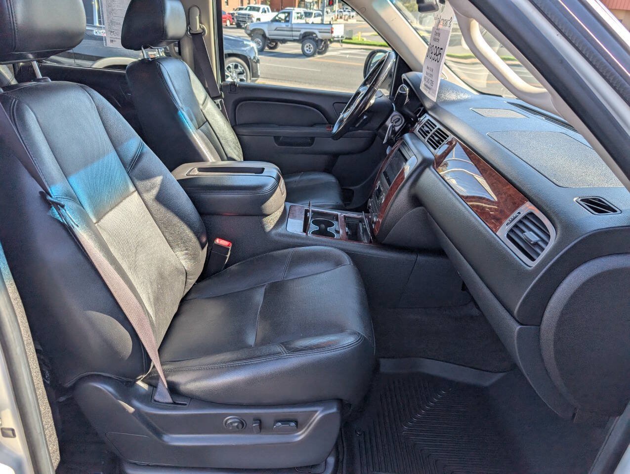 Used 2013 Chevrolet Avalanche LTZ AWD/4WD image 17