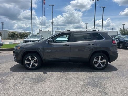 Used 2019 Jeep Cherokee Limited AWD/4WD image 6