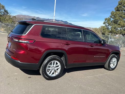 Used 2023 Jeep Grand Cherokee L Laredo image 7