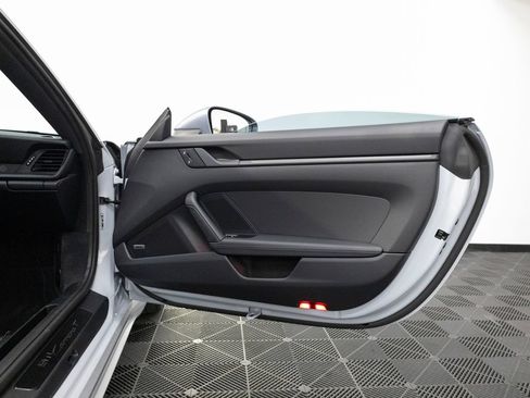 Certified 2025 Porsche 911 Carrera T RWD image 31