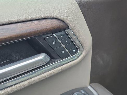 Used 2025 GMC Sierra 1500 SLT w/ SLT Premium Plus Package image 18