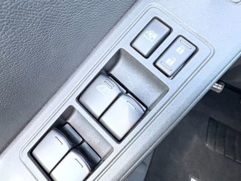 Certified 2025 Nissan Frontier SV image 23