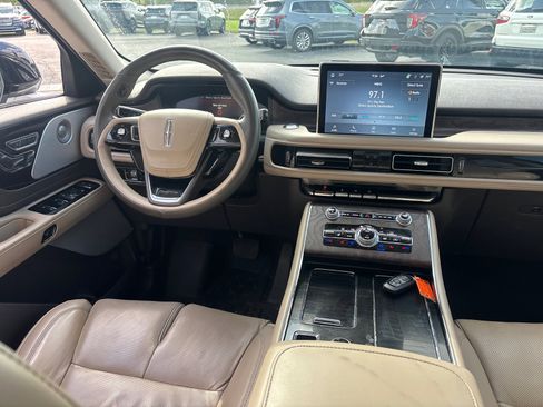 Used 2023 Lincoln Aviator Reserve w/ Equipment Group 201A AWD/4WD image 29