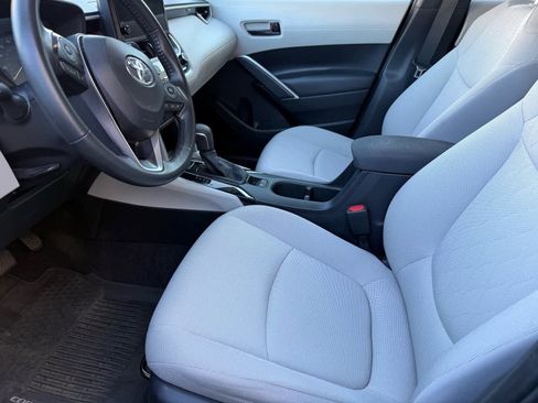 Used 2024 Toyota Corolla Cross LE image 16