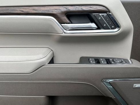 New 2026 GMC Sierra 1500 SLT w/ SLT Premium Package image 9