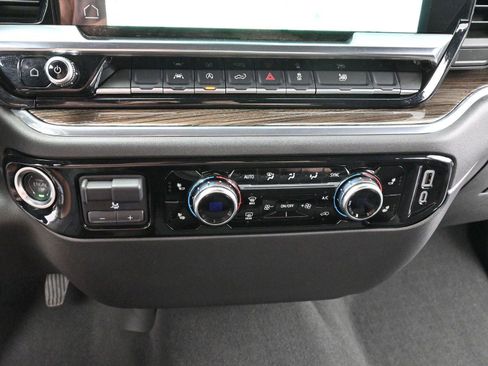 Used 2025 GMC Sierra 1500 Elevation image 24