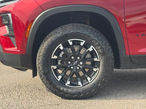 Used 2024 Chevrolet Traverse Z71 w/ Enhanced Driving Package image 11