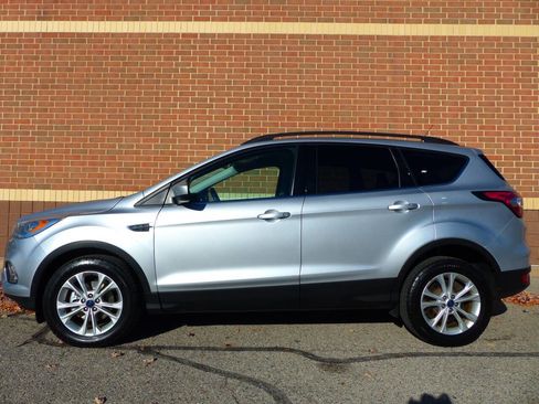 Used 2018 Ford Escape SE w/ SE Sync 3 Package image 7