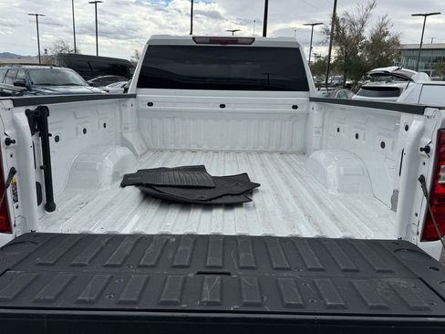 Used 2024 Chevrolet Silverado 2500 Custom w/ Custom Value Package image 17