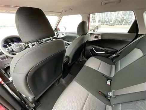 Used 2024 Kia Soul LX w/ Option Group 015 image 18