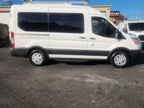 Used 2018 Ford Transit 150 XLT image 3