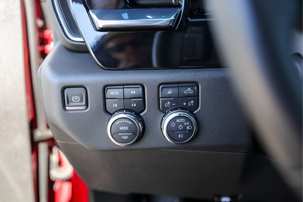 Used 2024 GMC Sierra 1500 SLT AWD/4WD image 18