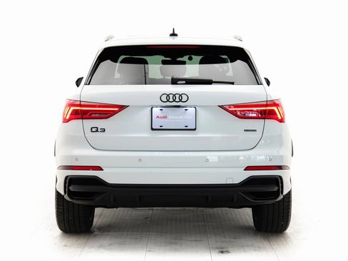 Used 2024 Audi Q3 2.0T Premium w/ Convenience Package image 31