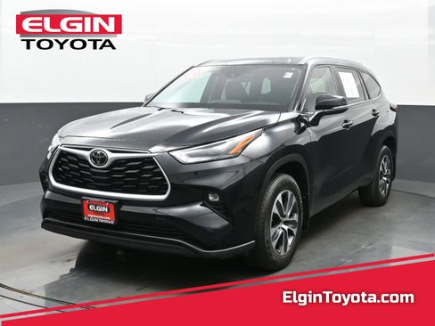 Used 2024 Toyota Highlander XLE AWD/4WD image 1