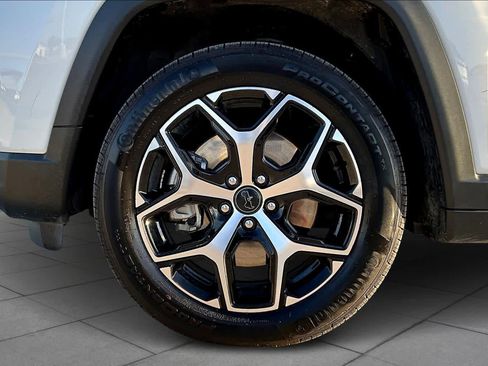 Used 2025 Jeep Compass Limited image 10