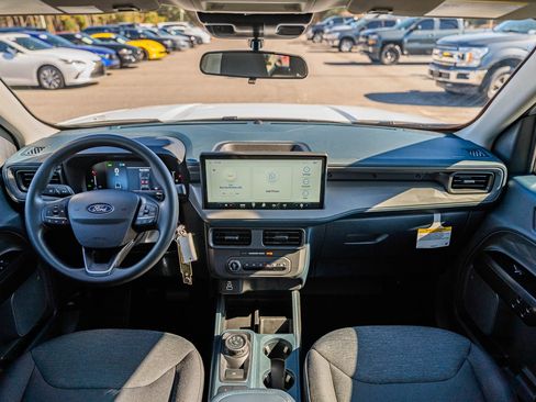 New 2025 Ford Maverick XL image 17