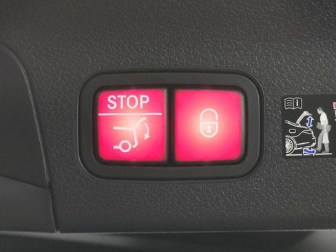 Certified 2026 Mercedes-Benz GLS 450 4MATIC image 35