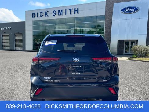 Used 2023 Toyota Highlander XLE image 5