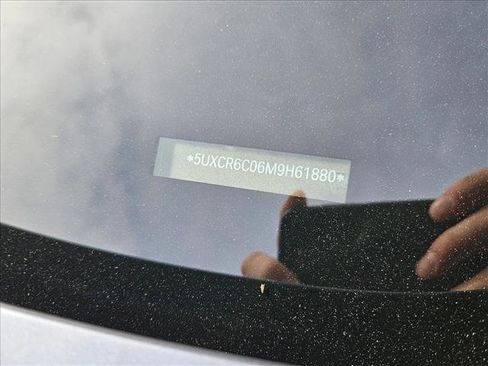 Used 2021 BMW X5 xDrive40i w/ M Sport Package image 14