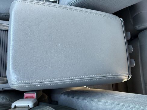 Used 2017 Chevrolet Traverse LT image 39