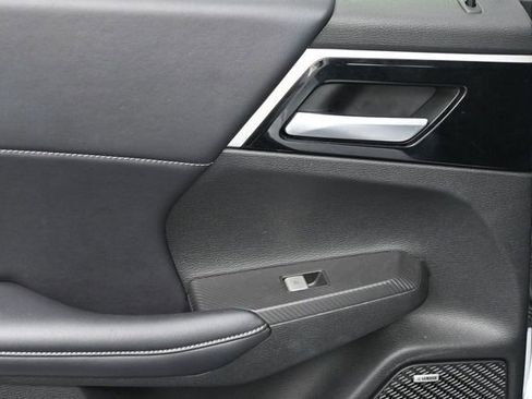 Used 2025 Mitsubishi Outlander SE FWD image 28