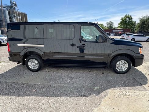 Used 2020 Nissan NV 3500 S RWD image 2