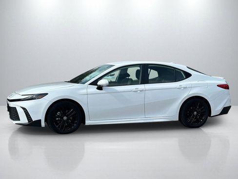 Certified 2025 Toyota Camry SE FWD image 8