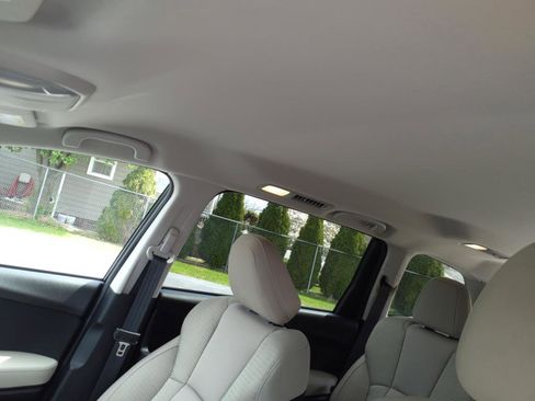 Used 2024 Subaru Ascent Premium w/ Convenience Package image 10