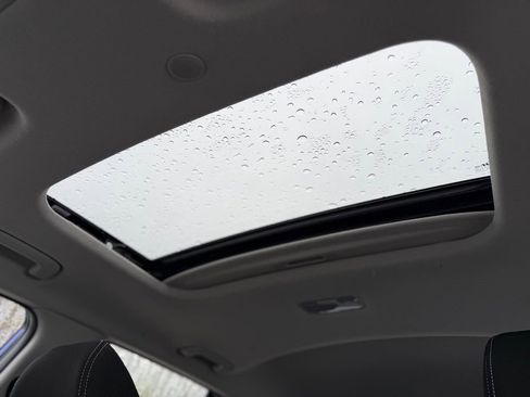 Used 2023 Hyundai Venue SEL w/ Cargo Package image 21