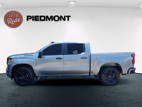 Used 2025 Chevrolet Silverado 1500 Custom w/ Turbomax Blackout Package AWD/4WD image 8