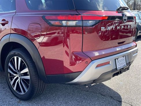 Used 2023 Nissan Pathfinder Platinum w/ Cargo Package image 12