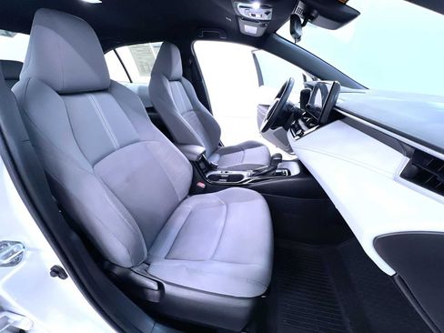 Used 2025 Toyota Corolla SE w/ Convenience Package FWD image 34