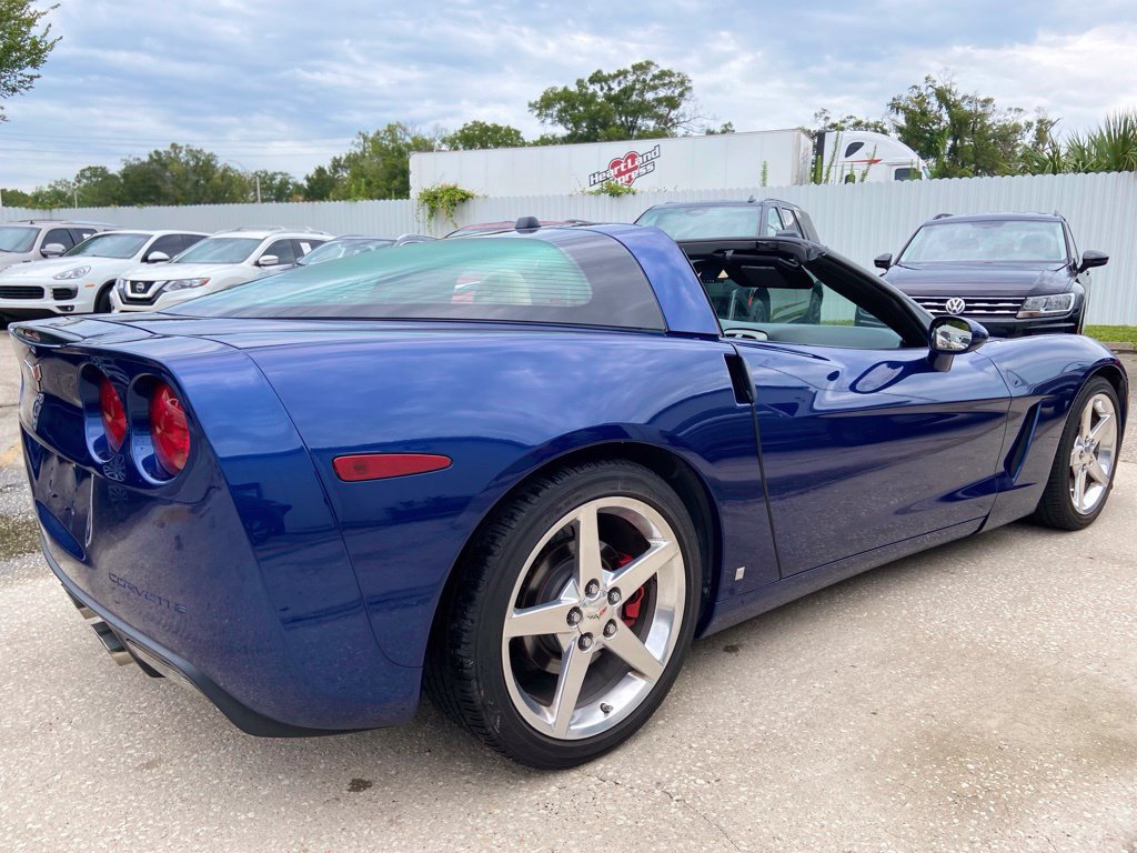 Used 2005 Chevrolet Corvette Coupe w/ Preferred Equipment Group RWD image 18