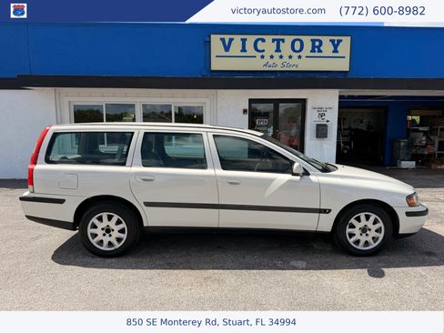 Used 2001 Volvo V70 2.4 FWD image 18