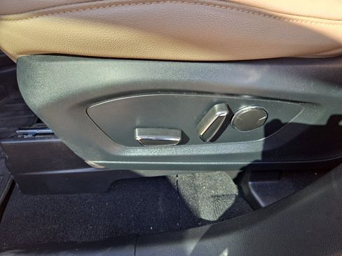 Used 2020 Ford Explorer Limited RWD image 24