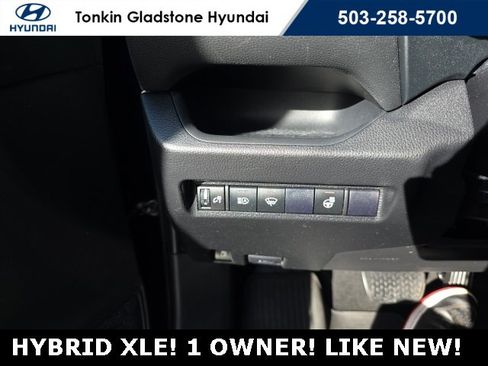 Used 2020 Toyota RAV4 XLE image 11