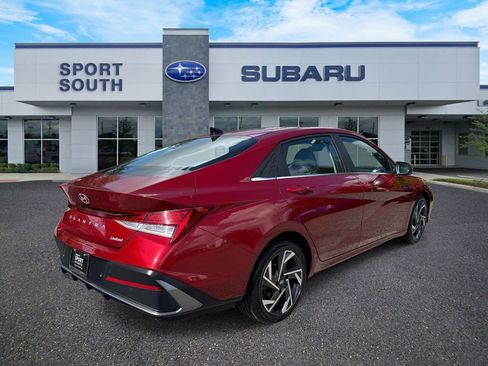 Used 2024 Hyundai Elantra Limited FWD image 3