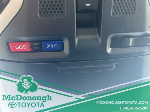 Used 2023 Subaru Legacy Limited image 10