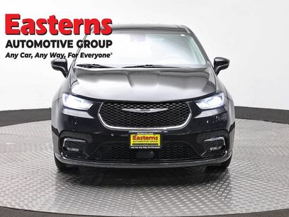 Used 2023 Chrysler Pacifica Touring-L