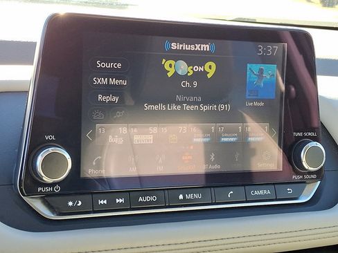 Used 2022 Nissan Rogue SV w/ SV Premium Package image 18