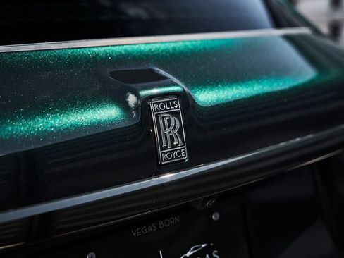 Used 2026 Rolls-Royce Cullinan Black Badge AWD/4WD image 13