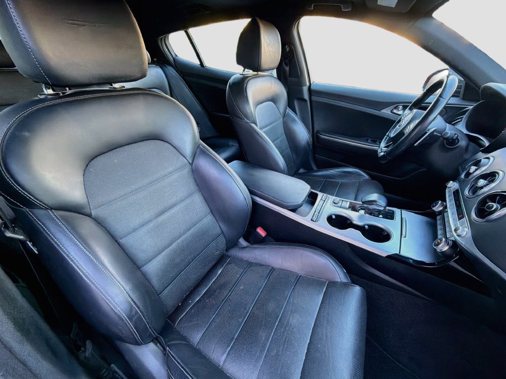 Used 2018 Kia Stinger GT2 RWD image 29