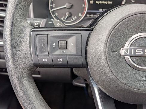 Used 2023 Nissan Rogue SV image 20