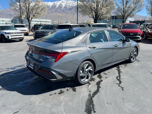 New 2026 Hyundai Elantra Limited FWD image 7