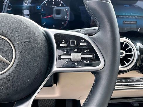 Used 2020 Mercedes-Benz GLB 250 image 22