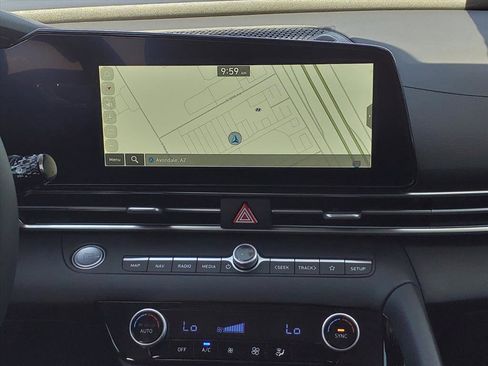 New 2025 Hyundai Elantra Limited FWD image 10