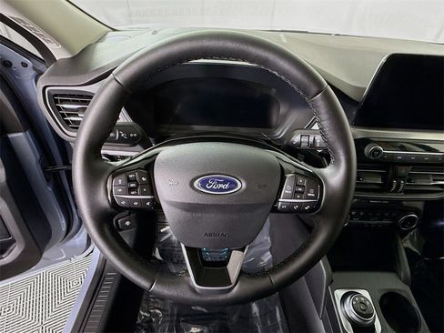 Used 2022 Ford Escape Titanium w/ Class II Trailer Tow Package image 21