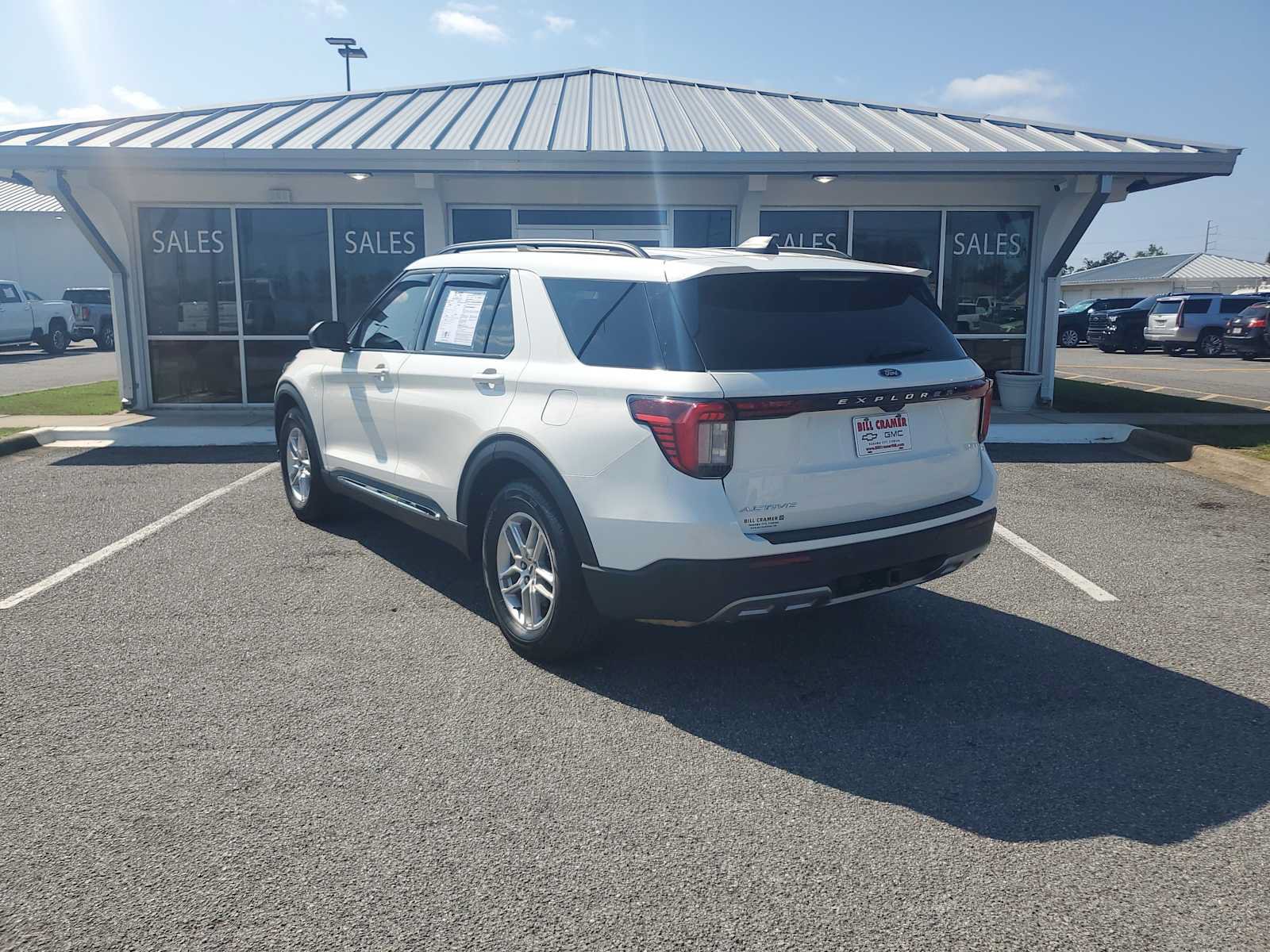 Used 2025 Ford Explorer Active w/ Active Comfort Package RWD image 3