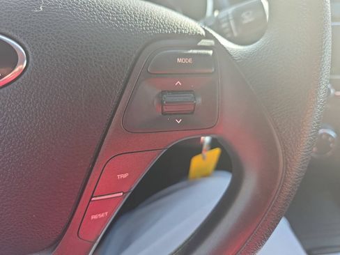 Used 2016 Kia Forte LX FWD image 27