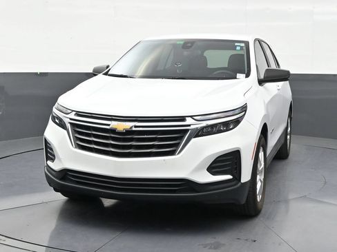 Used 2024 Chevrolet Equinox LS w/ LS Convenience Package FWD image 8